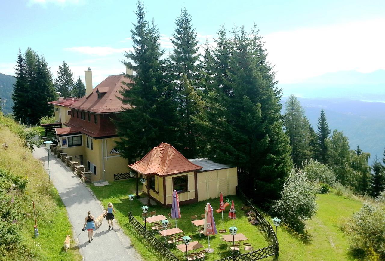 Hotel Alpinum Treffen Exteriör bild