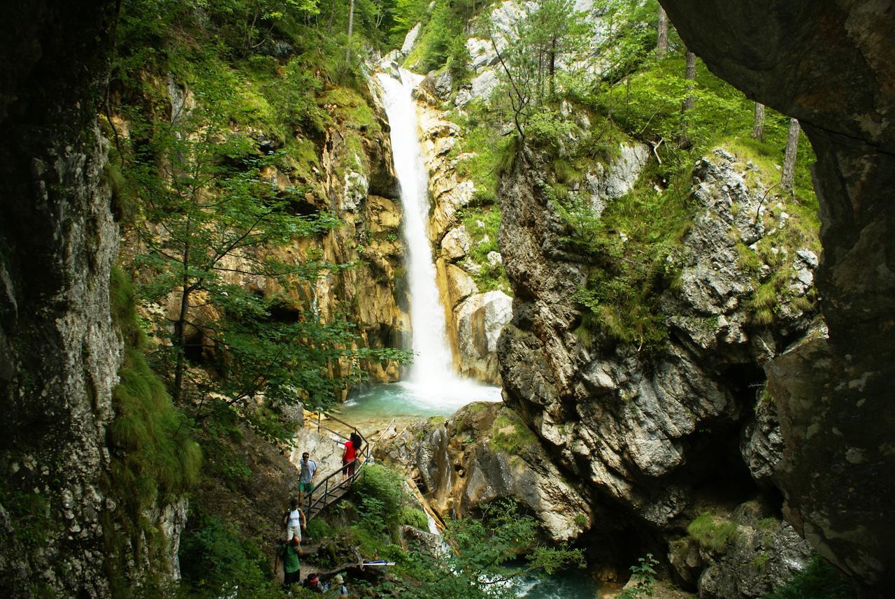Hotel Alpinum Treffen Exteriör bild