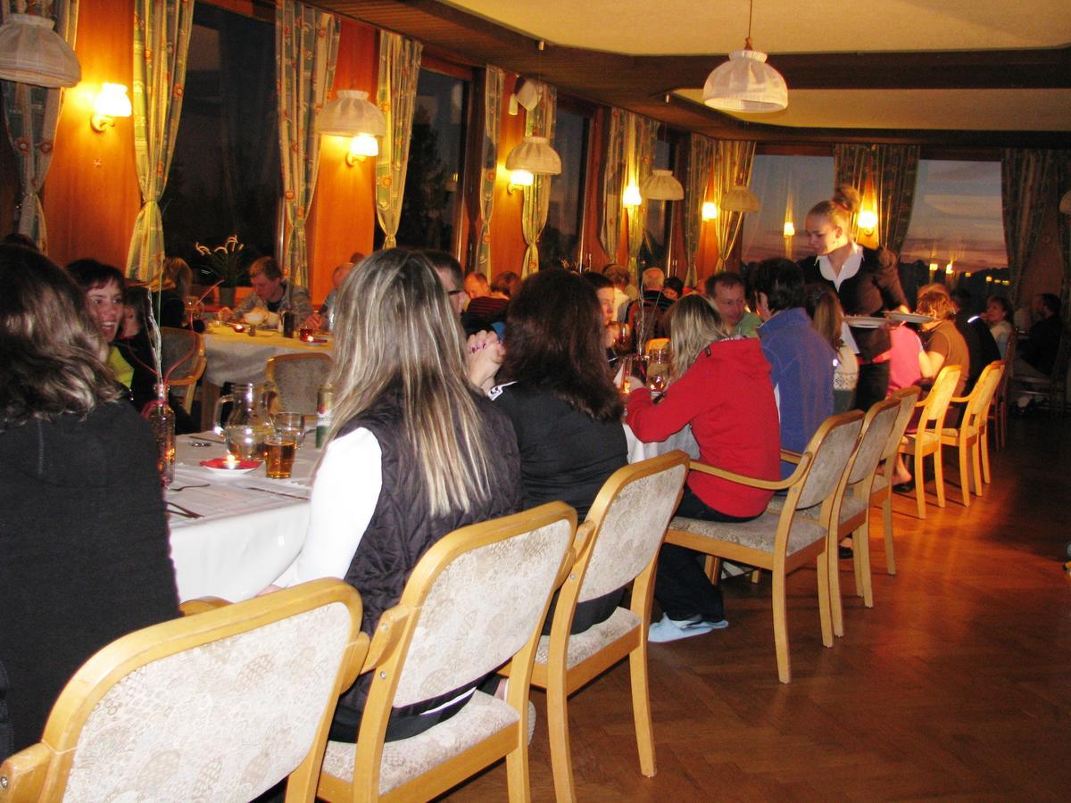 Hotel Alpinum Treffen Exteriör bild