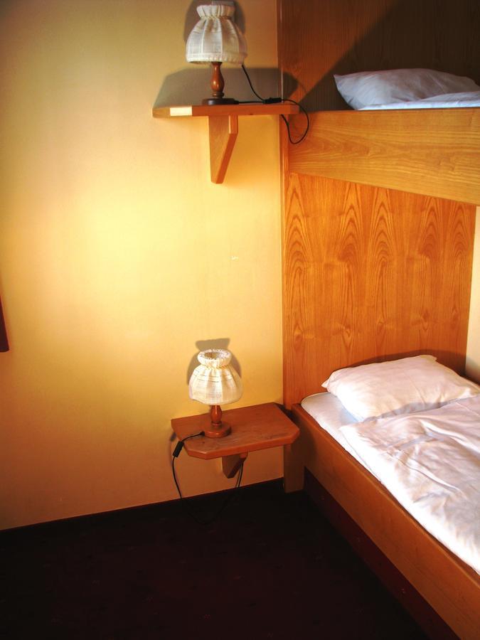 Hotel Alpinum Treffen Exteriör bild