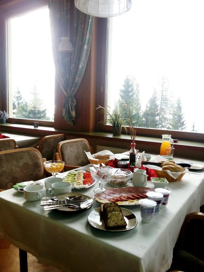 Hotel Alpinum Treffen Exteriör bild